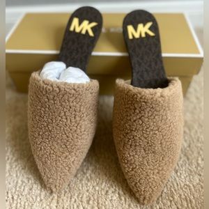 MICHAEL KORS Renee Flex Slide Pointed Toe Flat Mules Camel Fur Leather Size 7.5